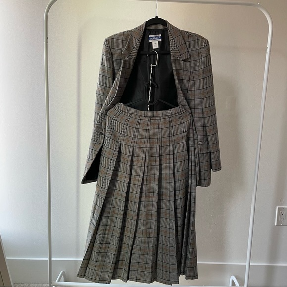 Vintage Pendleton herringbone plaid blazer and pleated skirt matching set - Picture 2 of 14